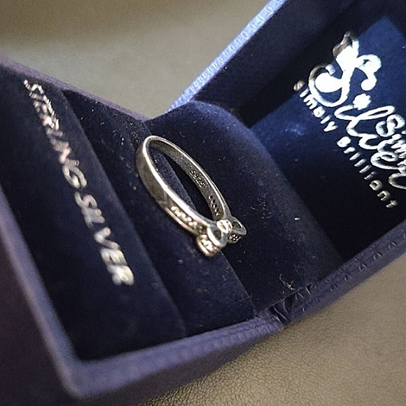 925 BowKnot White Zircon Ring - Picture 3 of 5